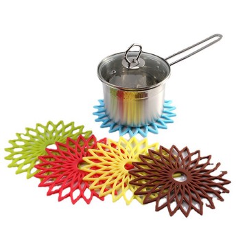 Flower Shape Household Non-Slip Heat Insulation Pad